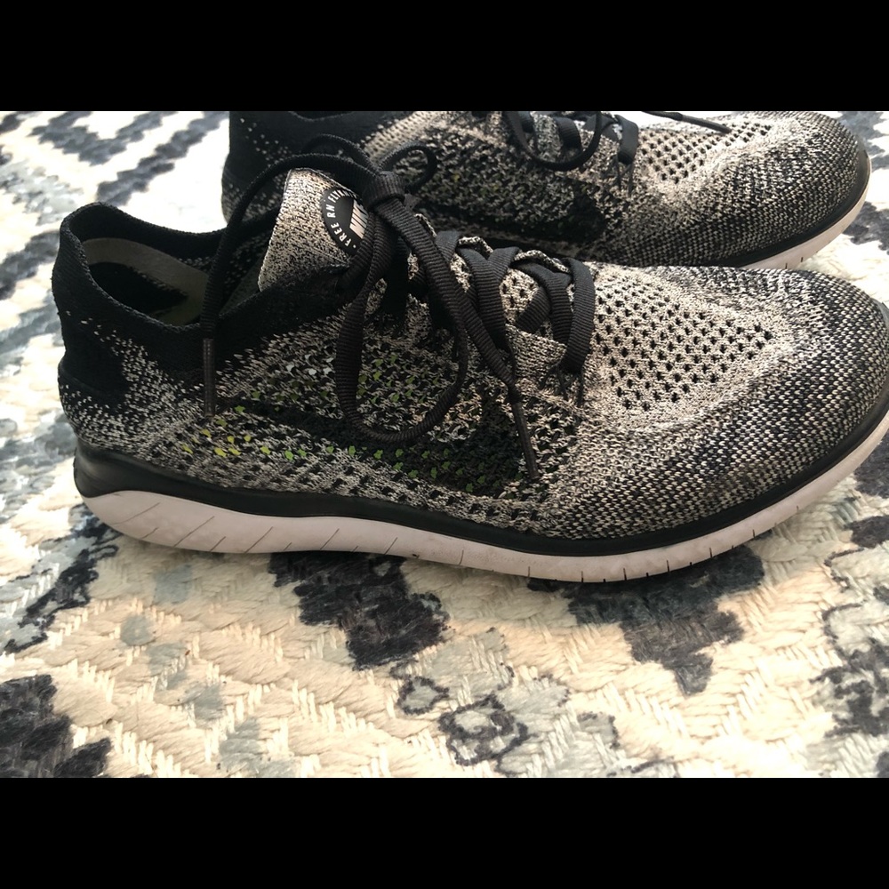 Nike Fly Knit Sneakers